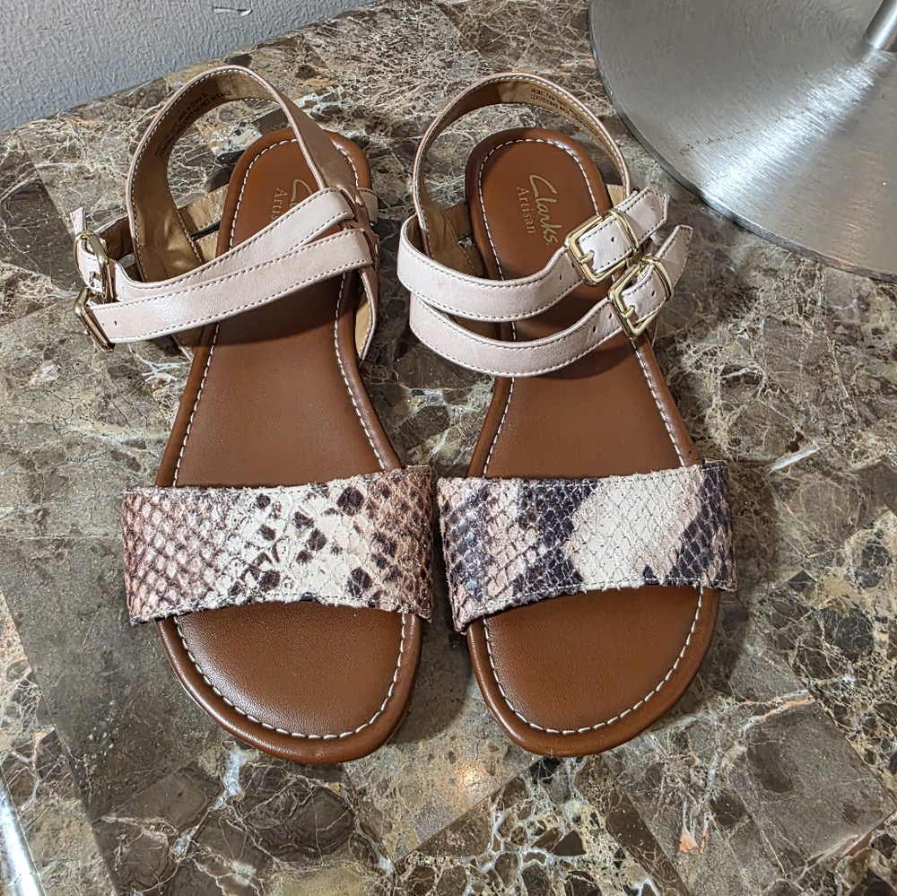Clarks Artisan 'India Rue' Snake Pattern, Tan & Brown.  Sz 7.5M